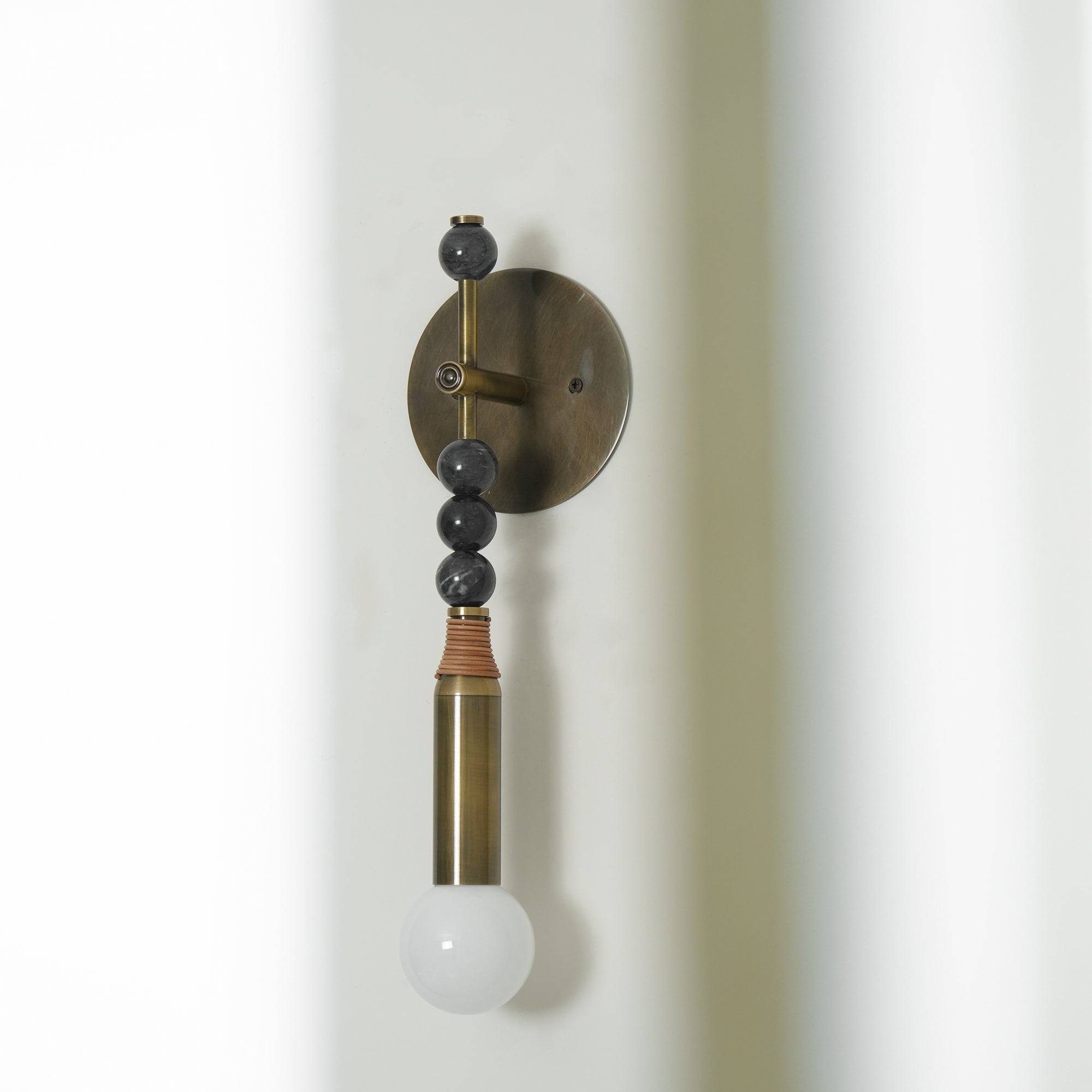 Bealyo Wall Light