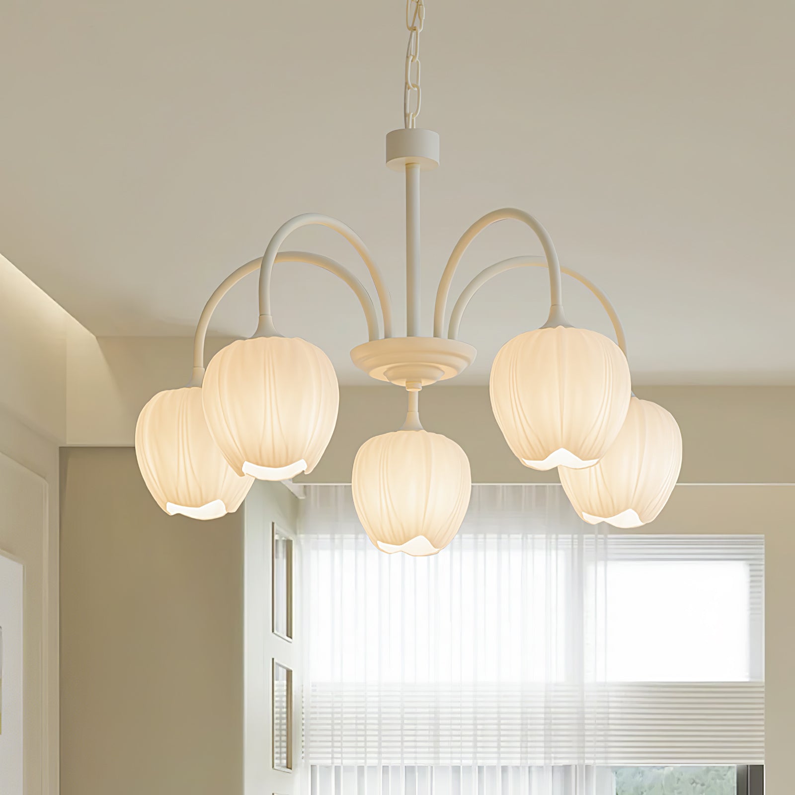 Alevovaor Tulip Chandelier