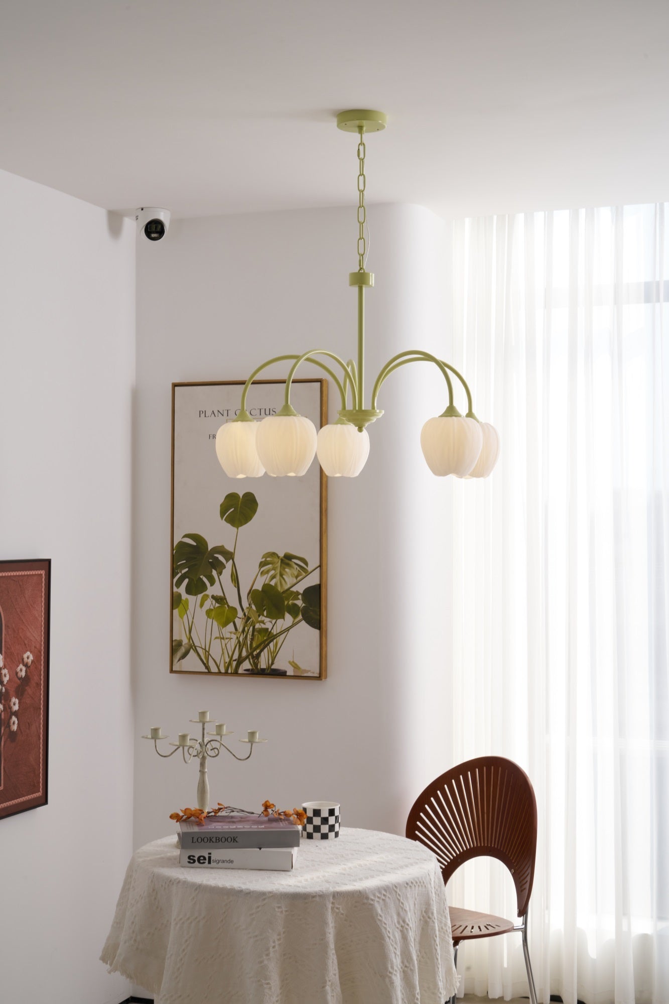 Alevovaor Tulip Chandelier