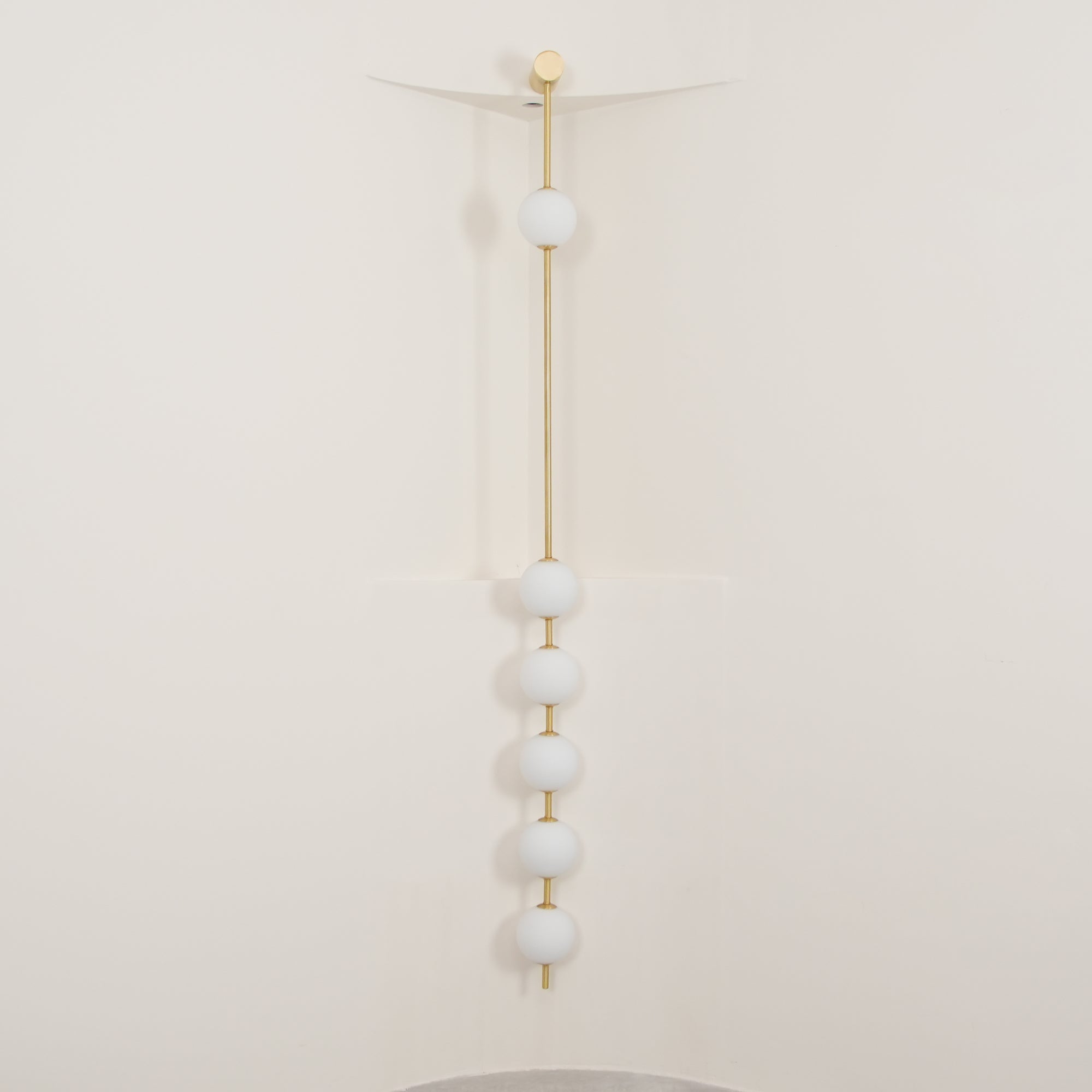 Votello Globe Wall Light