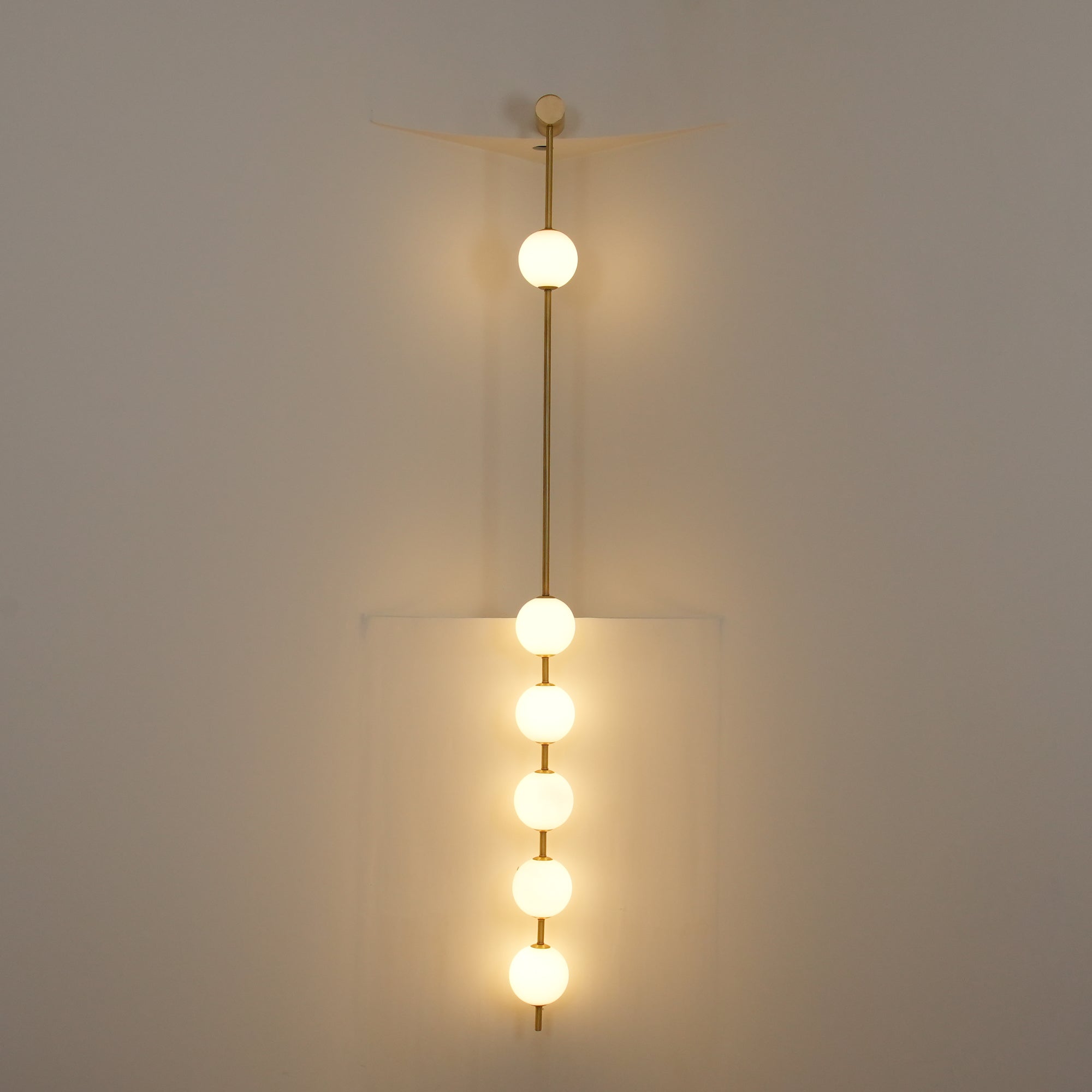 Votello Globe Wall Light