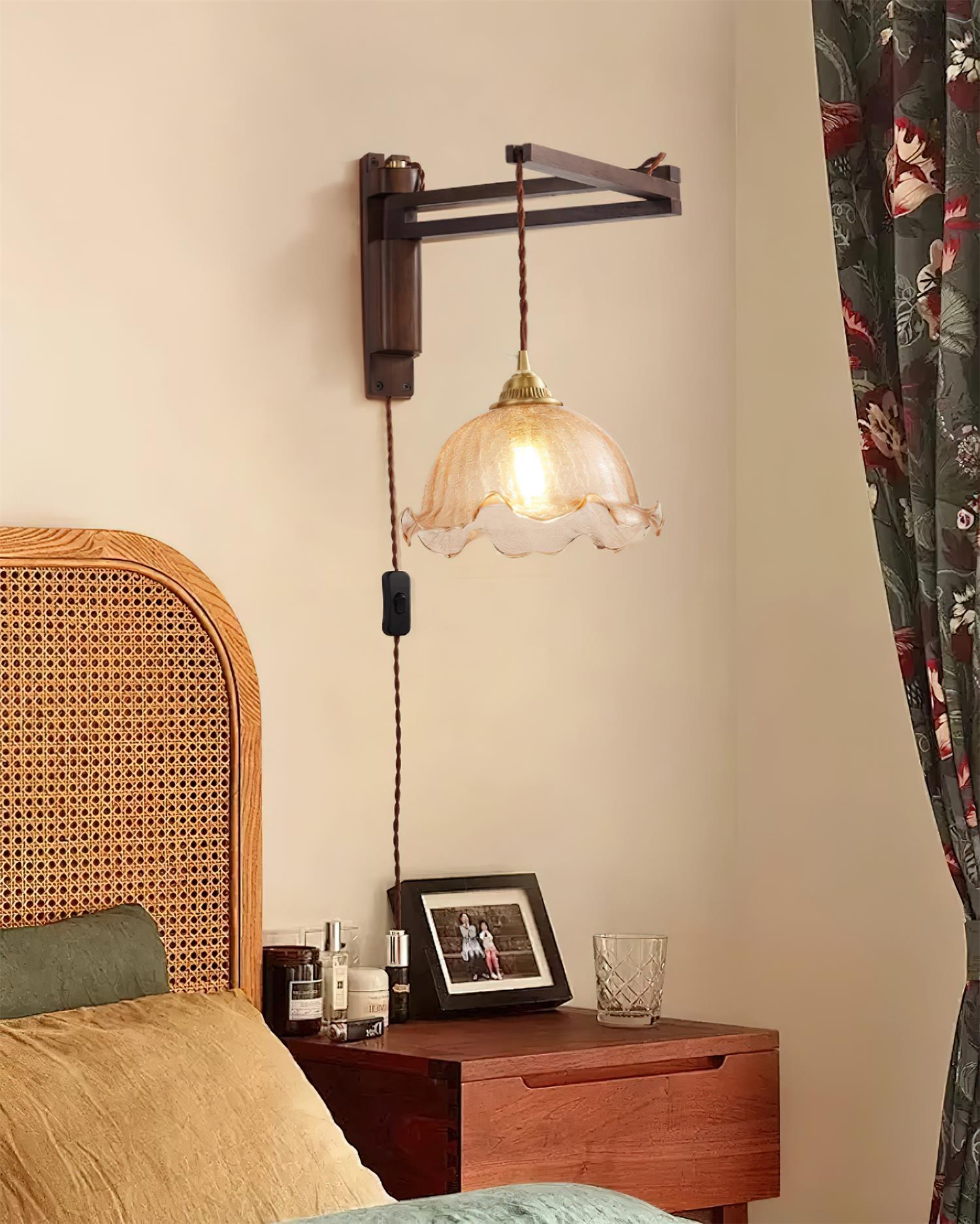 Hadi Wall Light