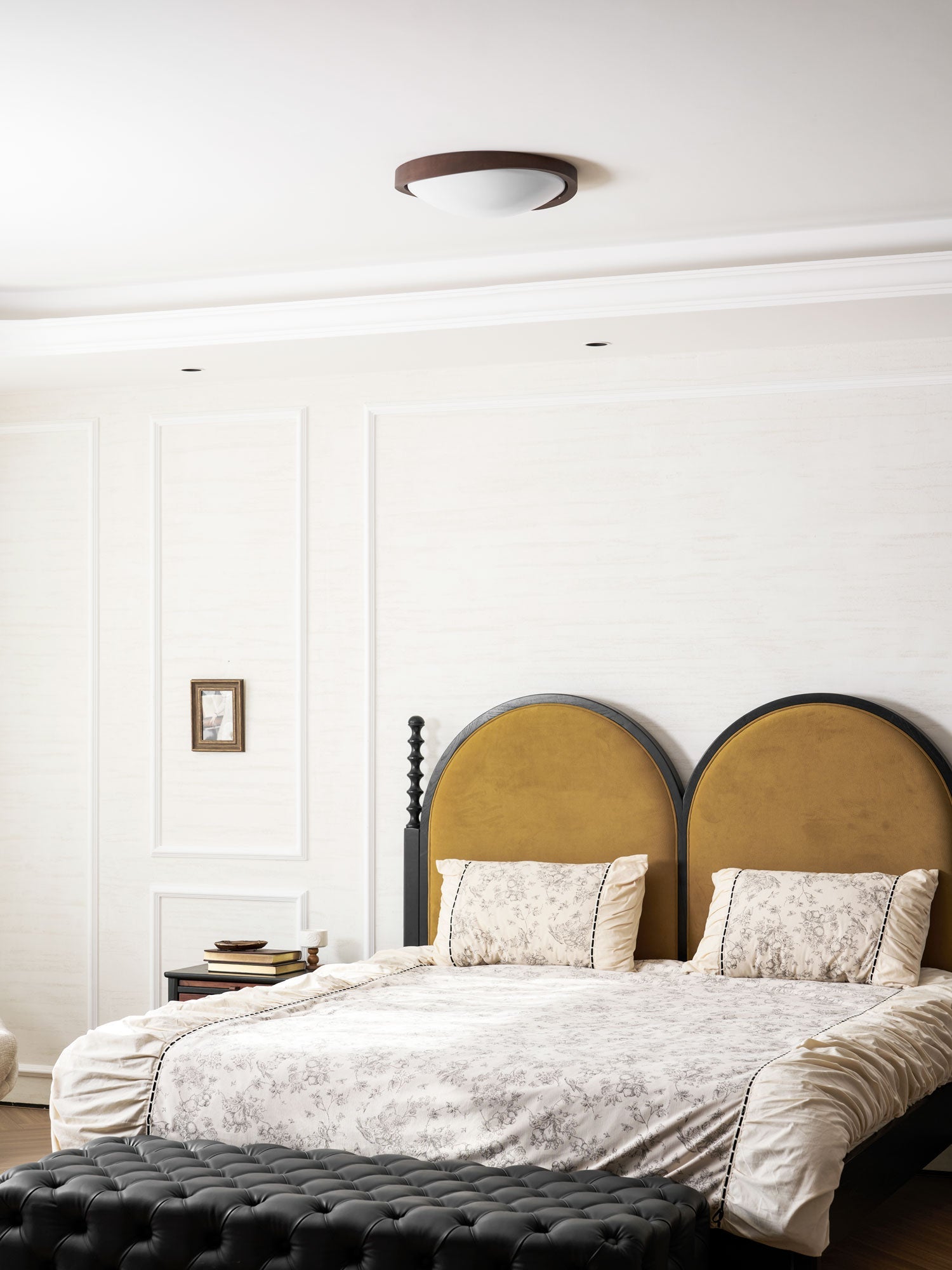 Almeliel Round Ceiling Light