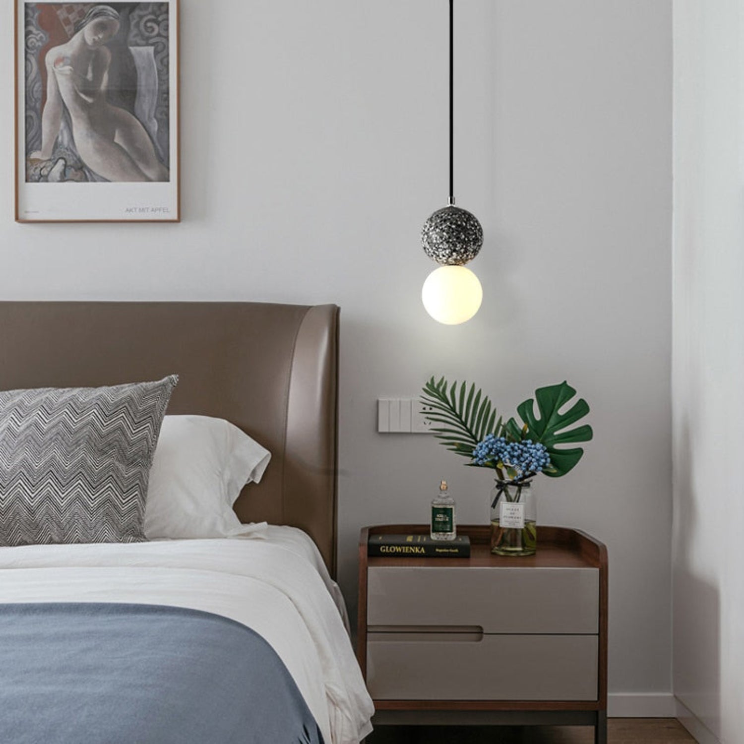 Povo Spherical Pendant Light