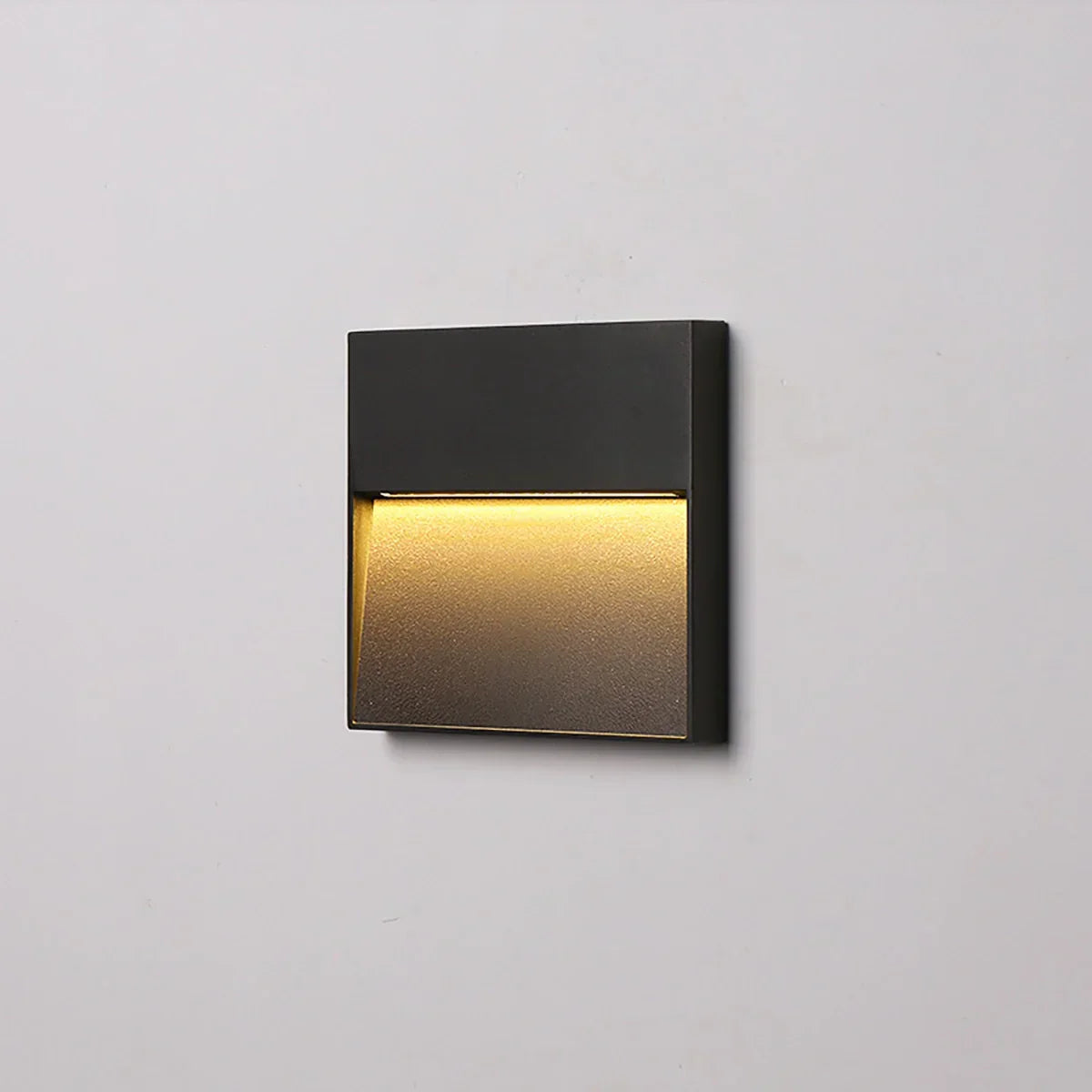 Kleni Outdoor Wall Light
