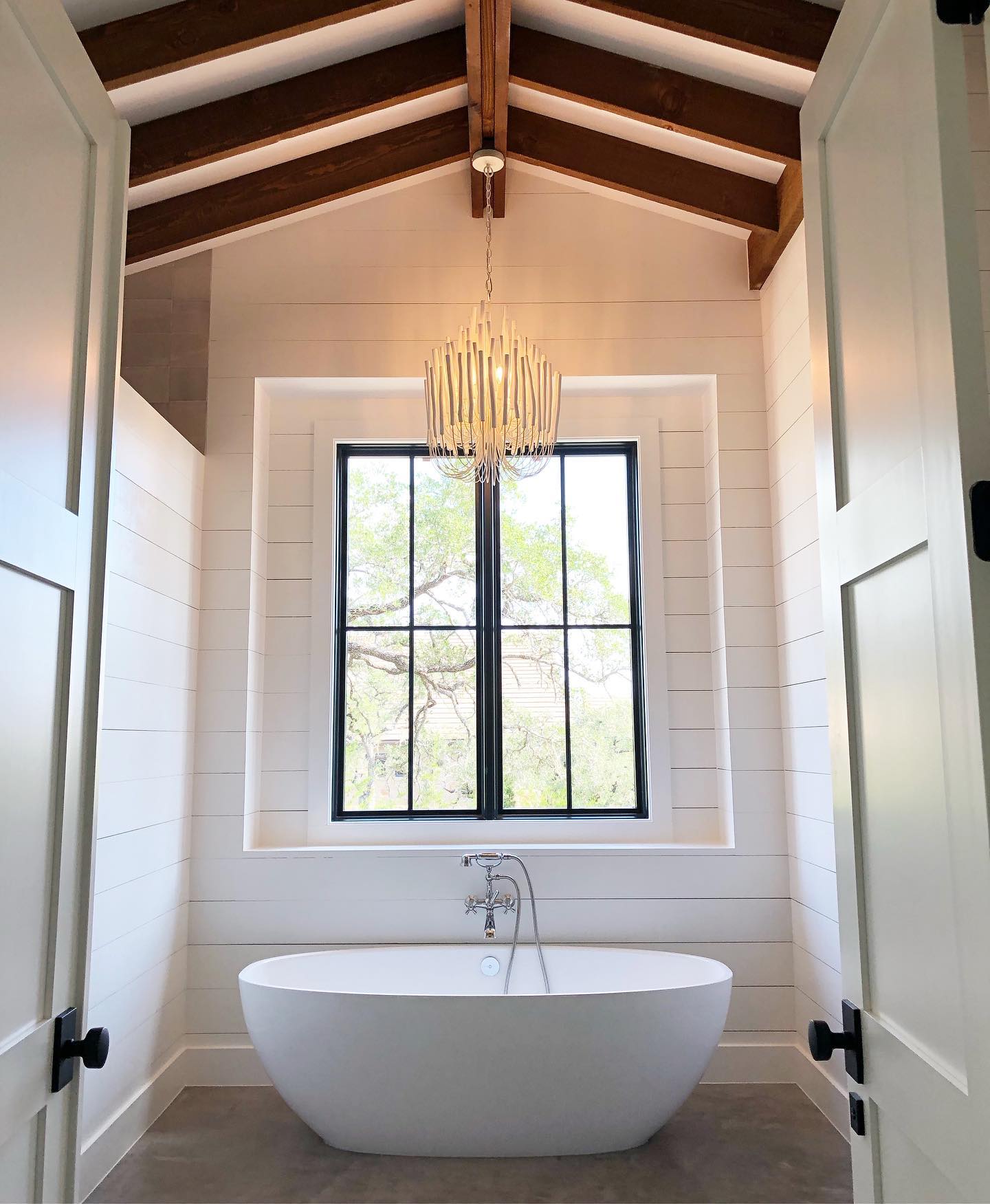 Alvino Round Chandelier